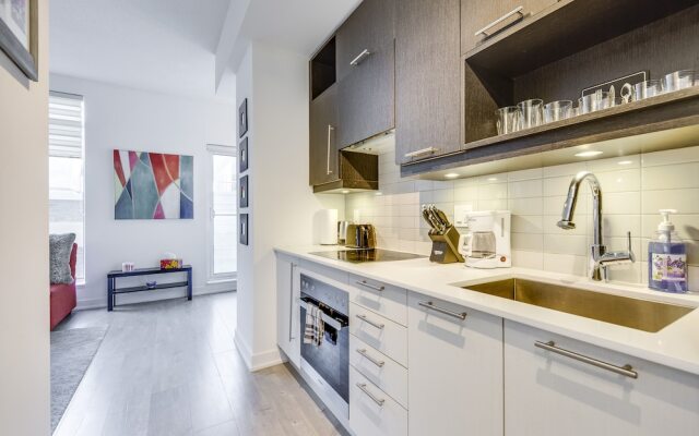 Great 1BR Suite in King West - Sleeps 4