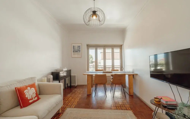 Santa Catarina Flat 2BD With Balcony by Vacationy