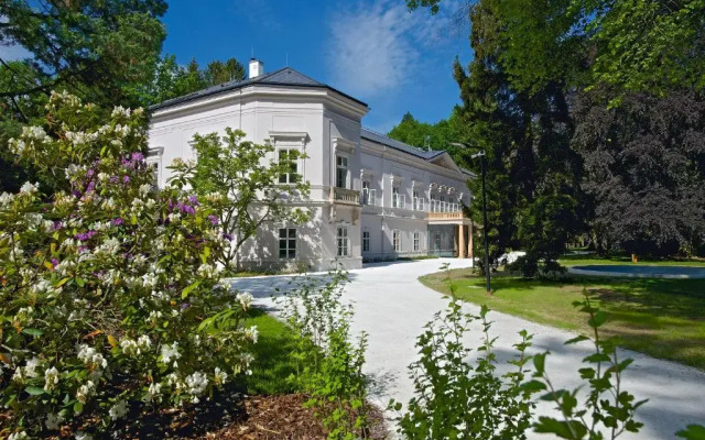 Zámek Ratměřice Hotel & Resort