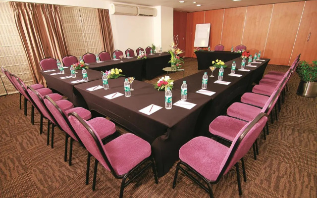 Caspia Hotel New Delhi Shalimar Bagh