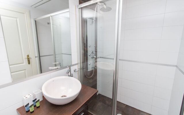 Nice Studio Teatro Cervantes by La Recepcion