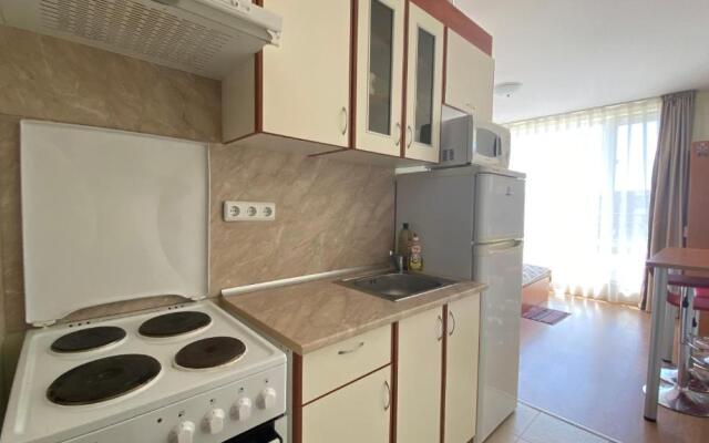 Studio in Sunny Beach 2