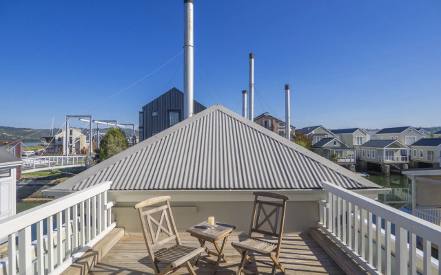 Thesen Islands Holiday House