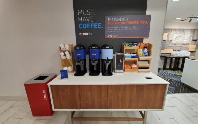 Holiday Inn Express & Suites Seattle North - Lynnwood by IHG