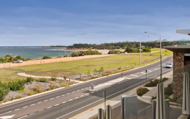 Beachfront Resort Torquay