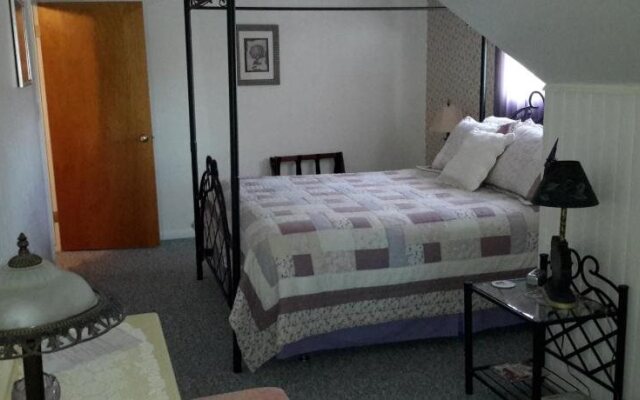 Creek Side Bed and Breakfast