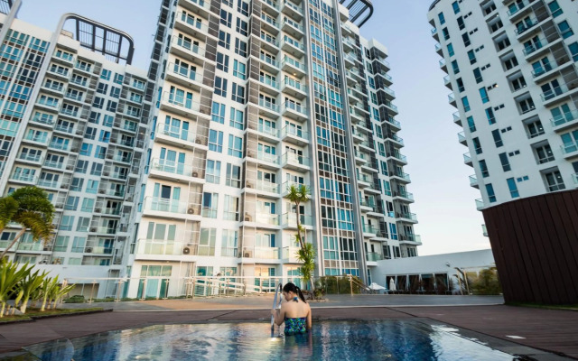 CSuites at 8 Newtown Residences