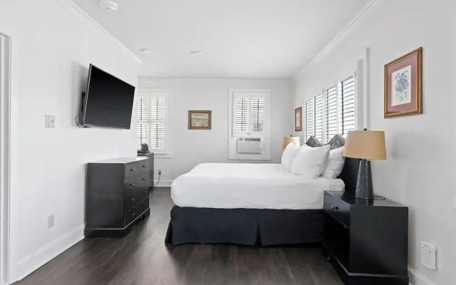 The Streetcar Historic Hotel
