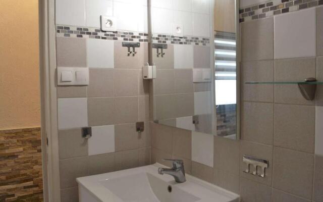 Appartement Le Grau-du-Roi, 1 pièce, 4 personnes - FR-1-250-127