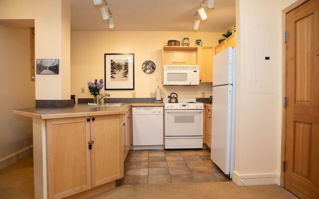 8176 Silver Mill 2 Bedroom Condo by RedAwning