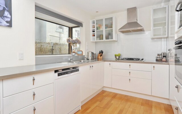 Salisbury St Villa 1