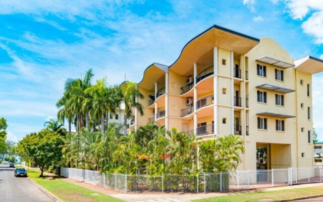 ZEN FORESHORE - 2 Bedroom Apt with Pool