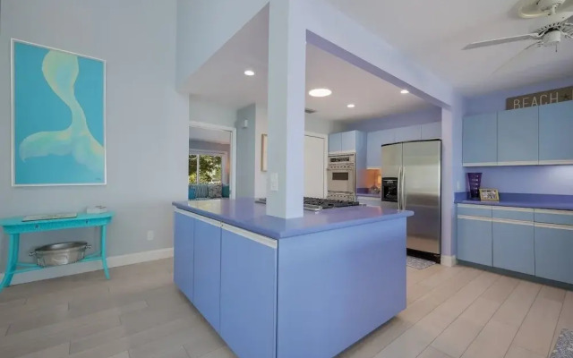 Flamingo Bay 4 Bedroom Home by RedAwning