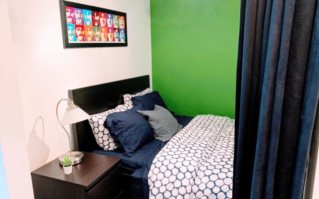 Room near Blue Jays CN Tower
