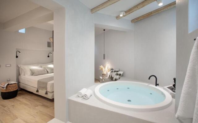 Sunday Luxury Suites Naxos