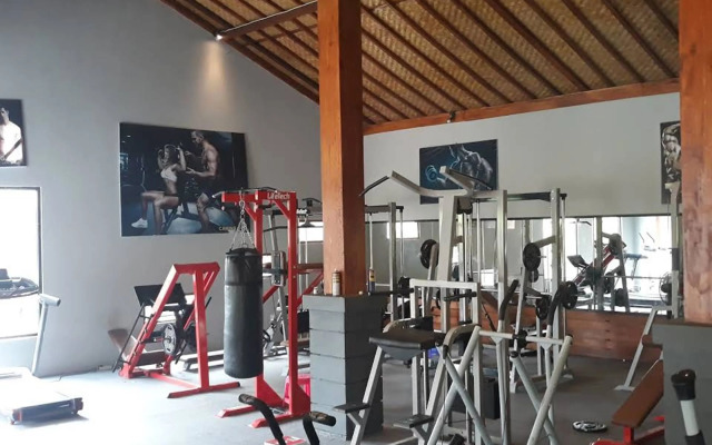 Uma Caming Villas & Gym