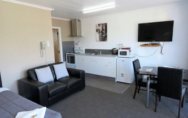 Yarrow Motel