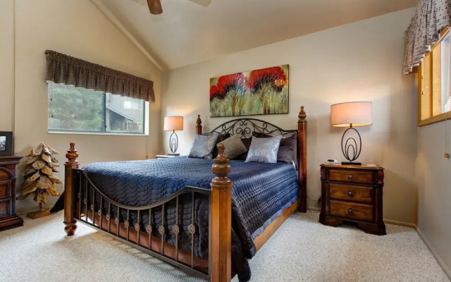 5BR 4BA Canyons Luxury House by RedAwning