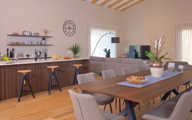 Enticing Holiday Home in Brtonigla with Hot Tub