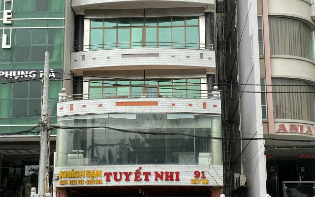 Tuyet Nhi Hotel