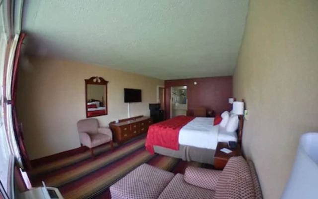 Ramada Perry Near Fairgrounds