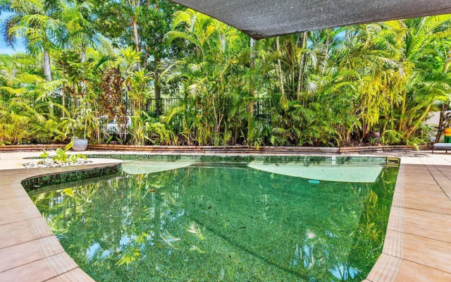 Melaleuca Hideaway - Beach Pool Free Parking