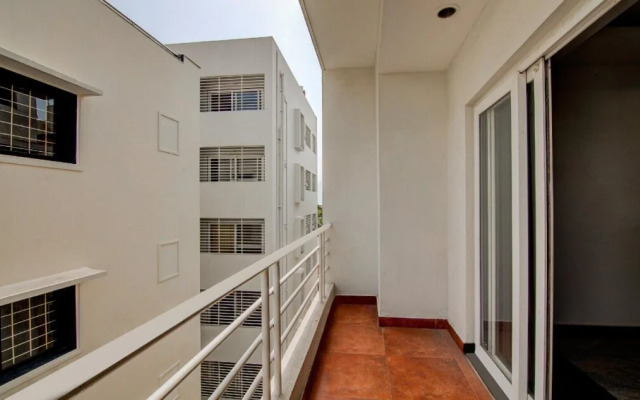 OYO 7504 Apartment Falcons Nest