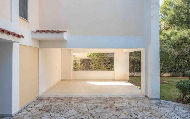 Saronis seaview 2bdr residence 500m from the beach