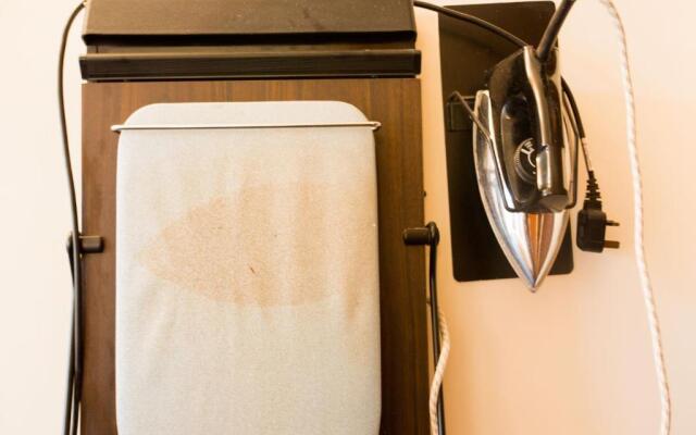 OYO Ye Olde Bowling Green Inn