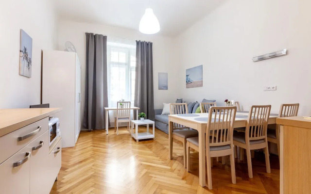 City Castle Aparthotel