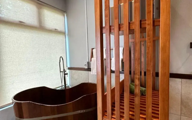Ambong Pool Villas