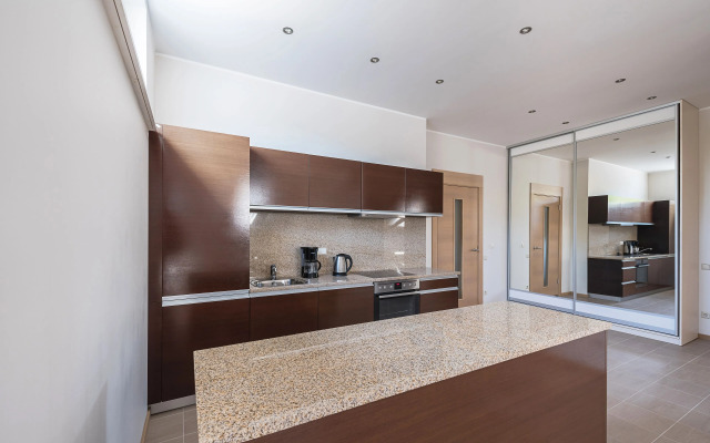 Black Pearl Apartments