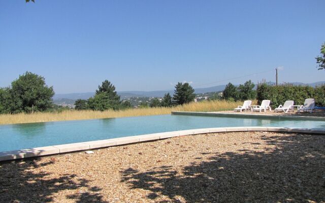 Bastide Casa Mira au domaine d' Esclatesang, 5 ha, Apt, parc du Luberon