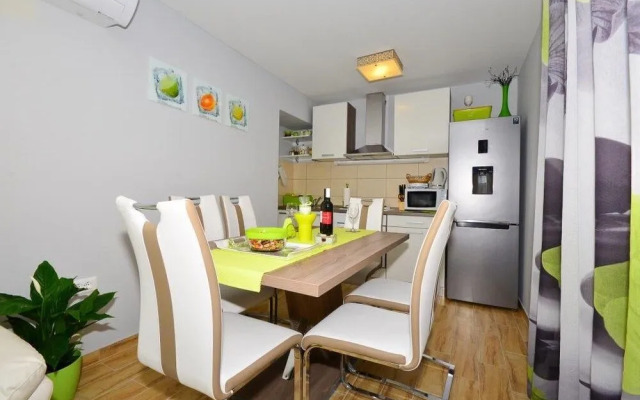 Holiday Home Belmondo