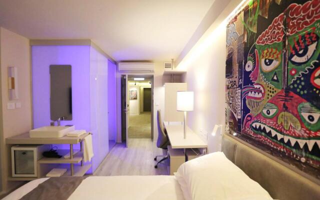 Link hotel & Hub By Dan Hotels