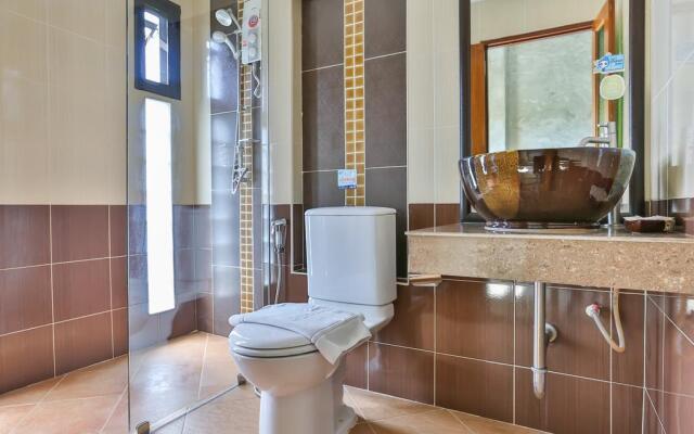 Boonme Heritage Hotel (SHA Extra Plus)