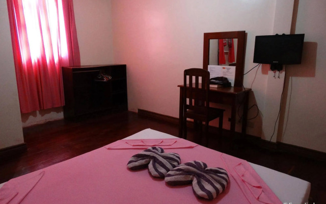 OYO 621 De Loro Inn