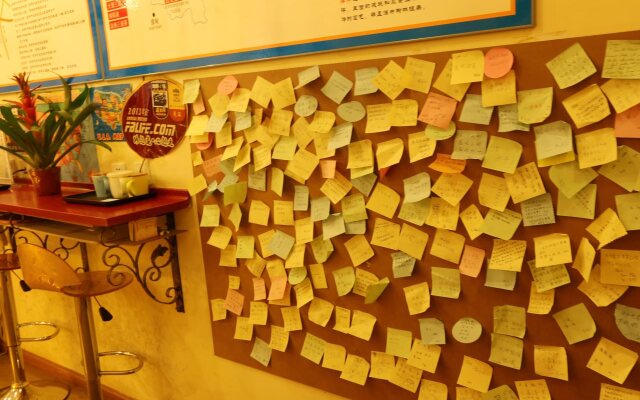 Kunming Lang Mei Youth Hotel