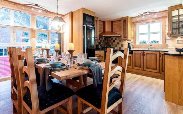 10 Person Holiday Home In Midsund