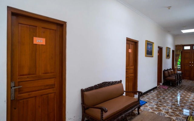 RedDoorz Syariah @ Griya Thamrin Manahan Solo