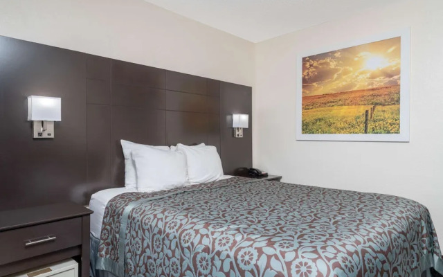 Days Inn Faribault