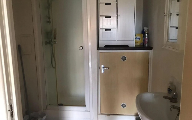 Immaculate 1-bed Apartment in Stoke-on-trent