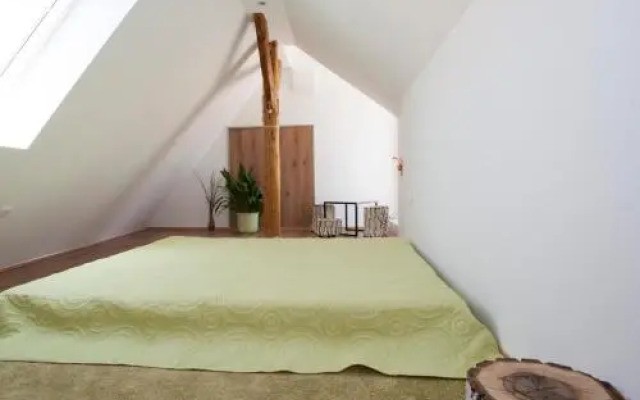 d.Five Riverside Deluxe Apartment