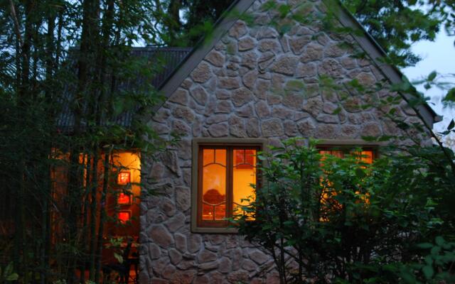 Witches Falls Cottages