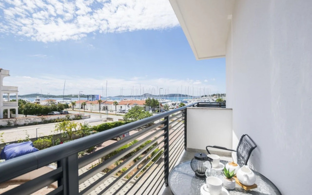 Apartments and Rooms Mare