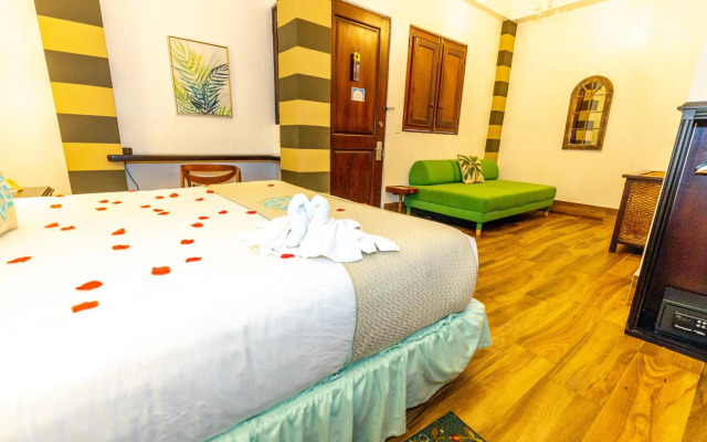 CasaBlanca Hotel