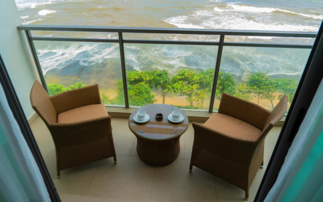 Oceanfront Galle Apartment L4-10