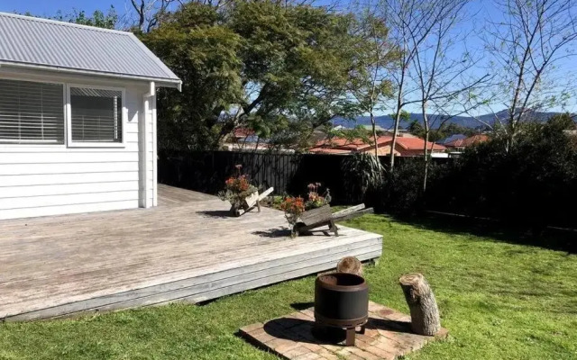 Adorable 1 bedroom guesthouse with firepit