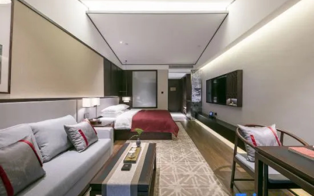 QIANNAHOTEL SPLENDOR（Zhengzhou East Railway Station Longzihu University District）