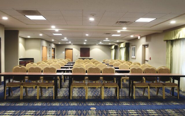 Holiday Inn Express and Suites Urbandale by IHG